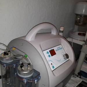 Hydrofacial machine